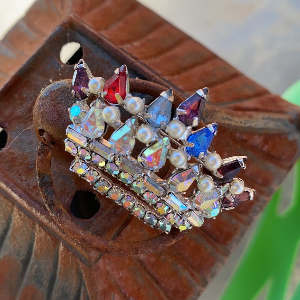 Vintage Rhinestone Crown Pin - Picture 5 of 6